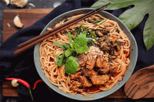 和郎記麻辣燙過(guò)橋米線