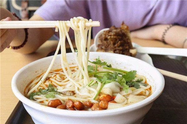 雷記云南過(guò)橋米線