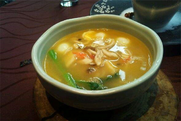 麥香緣砂鍋過橋米線