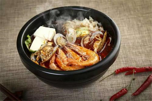 巧老頭云南過橋米線