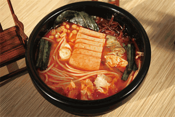 龍苗閣過橋米線