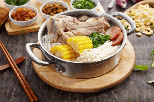 俏狀元大骨米線