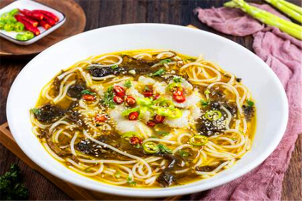 老學(xué)長(zhǎng)酸菜魚米線