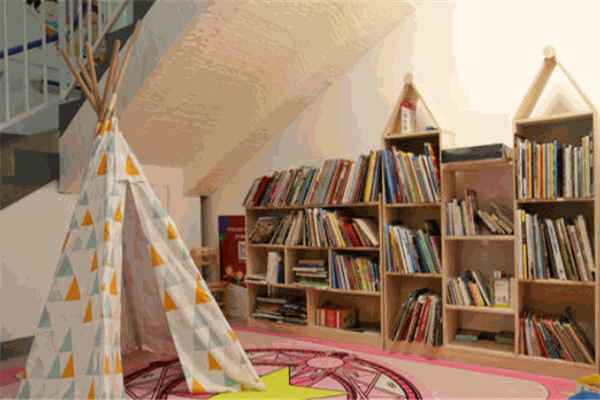 TOTSCAMP美式嬰幼兒育樂(lè)中心