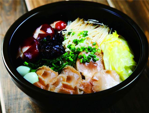 書生說云南過橋米線