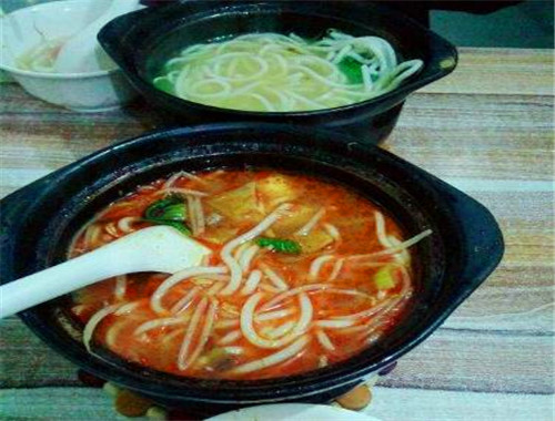 嘗香絲過橋米線