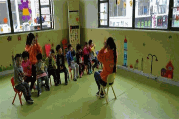 小糖果早教中心