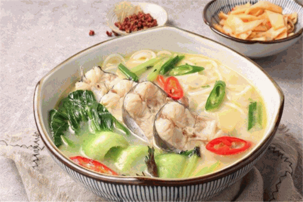 鍋小小以鮮湯魚粉