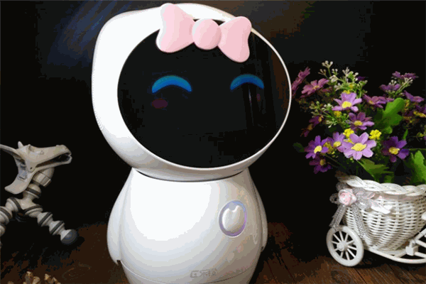 麥麥育兒機(jī)器人