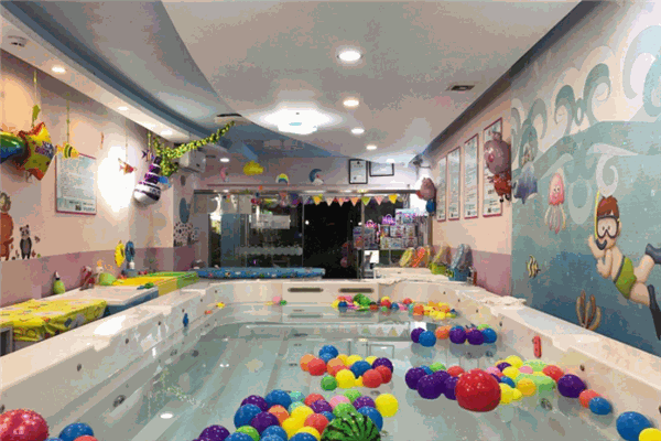 淘氣泡泡嬰兒游泳館
