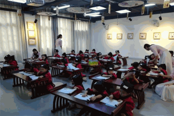 漢源幼兒園國(guó)學(xué)教育