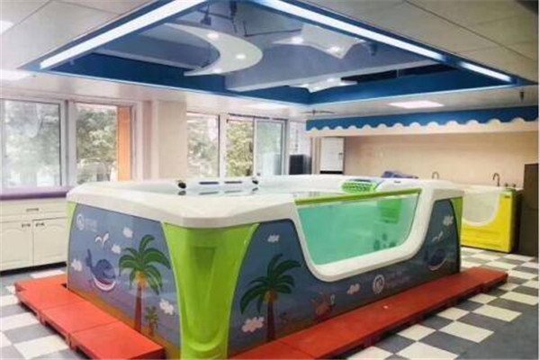 海豚灣嬰兒游泳館