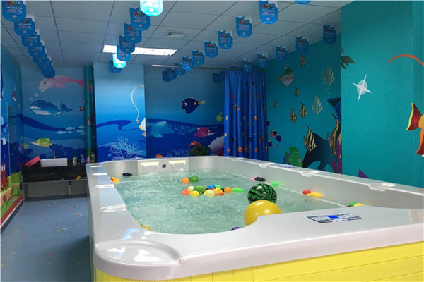 智慧星嬰兒游泳館