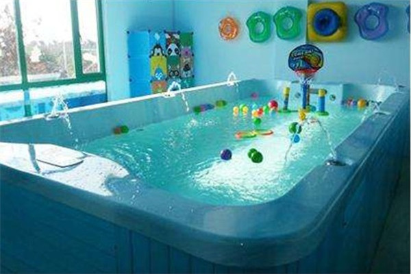池天真嬰兒恒溫游泳館