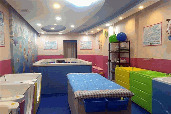 萌貝貝嬰兒游泳館