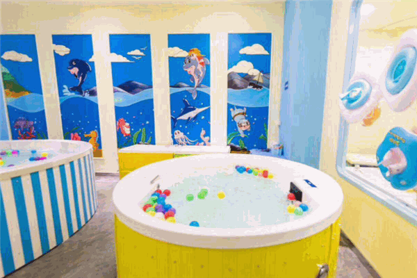 多克思嬰幼兒游泳館