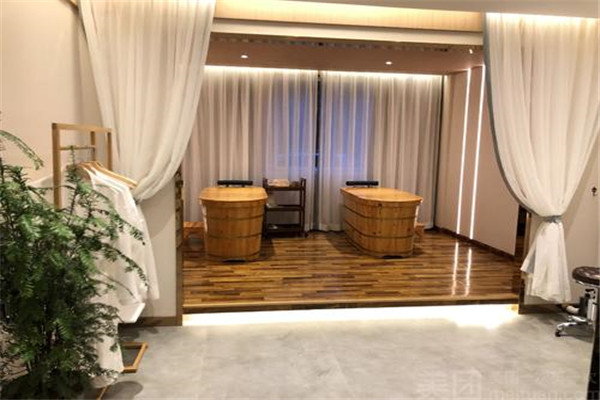 褓力母嬰護理中心