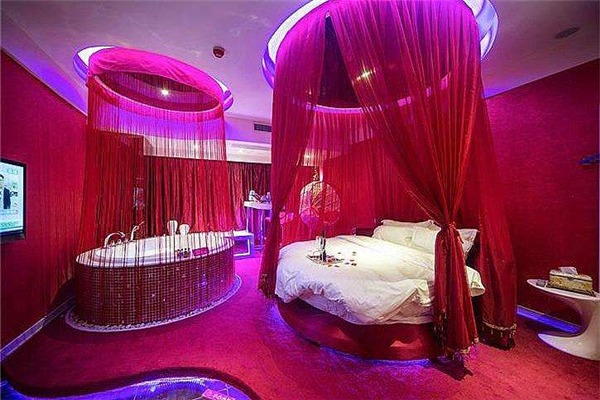 往來(lái)80s主題酒店