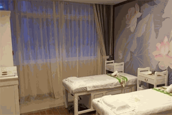 華隆寶寶母嬰護(hù)理