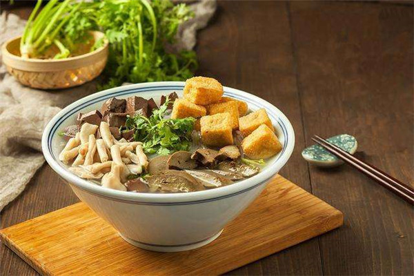 悠然自得老鴨粉絲湯