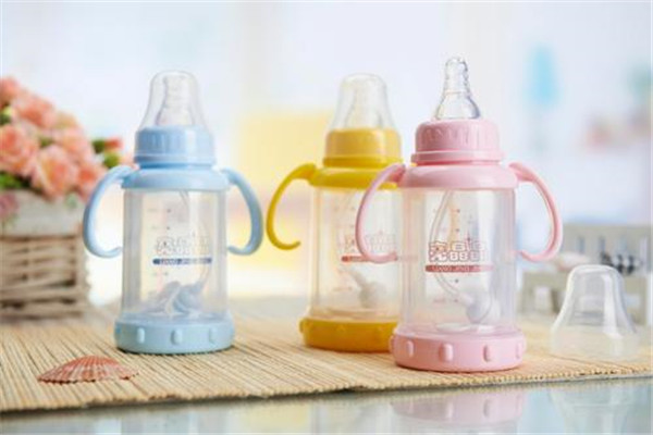 可愛(ài)熊嬰兒用品