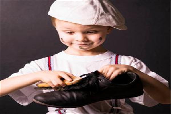 鞋護(hù)士擦鞋店