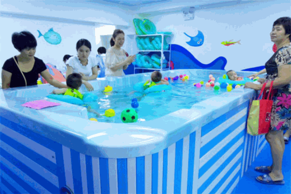 胖大熊嬰兒游泳館