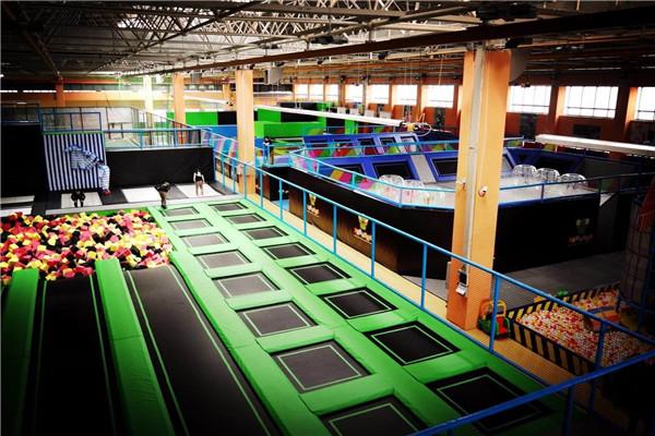 小跳蛙蹦床公園