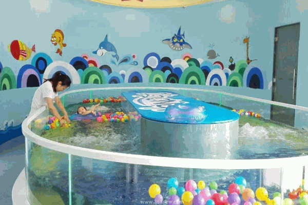 小超人嬰兒游泳館