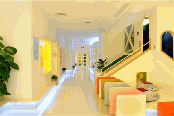 愛(ài)潤(rùn)國(guó)際早教