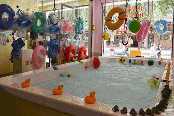 Cai.s Holley嬰兒游泳館