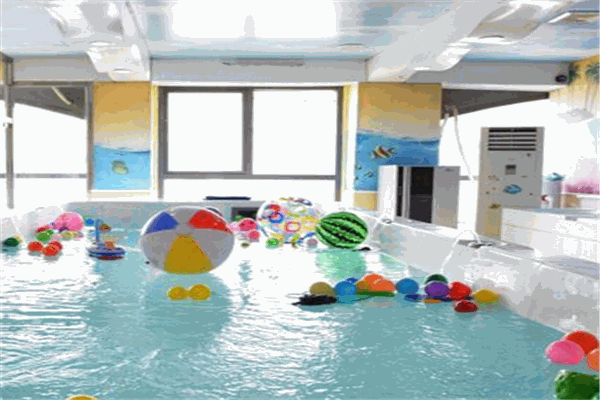 快樂(lè)夢(mèng)想城游泳館