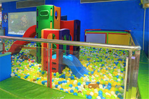 逗逗飛兒童樂(lè)園