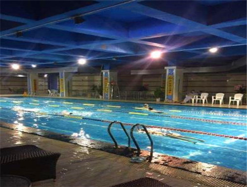 源深游泳館