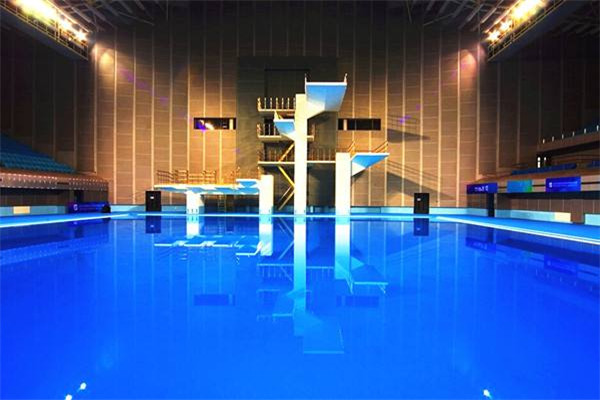 英東游泳館