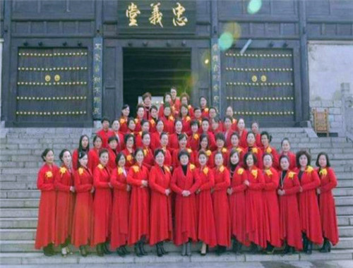 坤派巾幗女子學(xué)堂