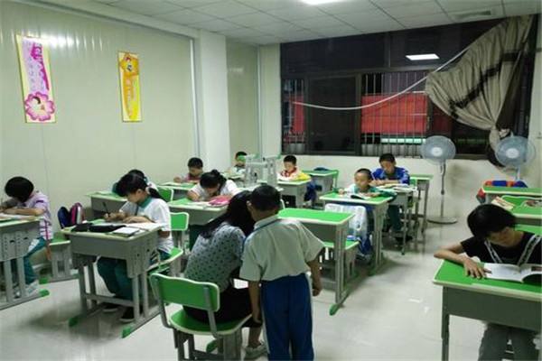 飛翼藝術(shù)留學(xué)