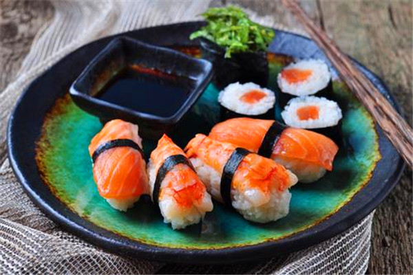 極鮮三文魚壽司