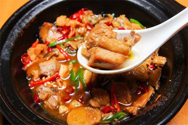 侯記黃燜雞米飯