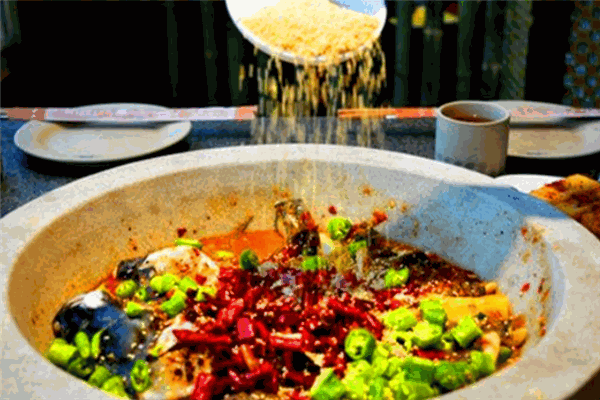 譽(yù)尚老爹石鍋魚