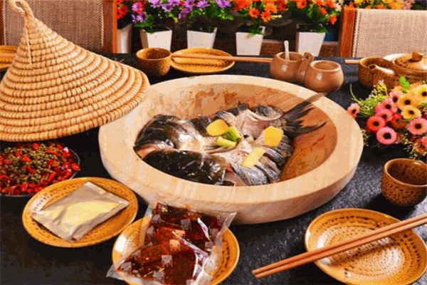 譽(yù)尚老爹石鍋魚