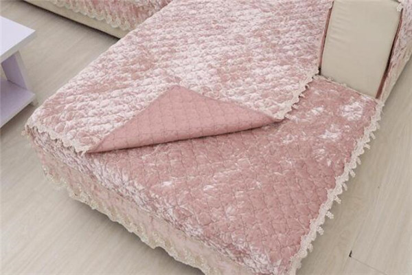 思?jí)艏壹? /><p>產(chǎn)品是公司生命之源，思?jí)粢恢弊⒅禺a(chǎn)品的開發(fā)設(shè)計(jì)，把握時(shí)尚潮流。目前，公司的產(chǎn)品分為六大風(fēng)格：豪華歐式、時(shí)尚簡約、英式鄉(xiāng)村、歐式田園、婚慶、兒童。產(chǎn)品包括窗簾布，窗紗，床上用品布，遮光布，蚊賬，被子等，窗簾和床上用品搭配，詮釋了的家居布藝配套理念。</p><p>我們準(zhǔn)確的風(fēng)格定位，為消費(fèi)者打造更專業(yè)更個(gè)性的家居配套方案，并且不斷地營銷理念，為消費(fèi)者提供優(yōu)質(zhì)、專業(yè)、貼心的服務(wù)，不求但求合適，凸顯貼身管家的精心呵護(hù)。</p><img src=