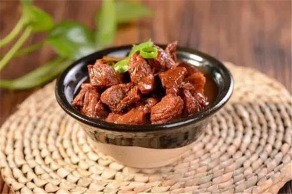 盛京小伙壇肉酸菜