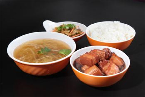 盛京小伙壇肉酸菜