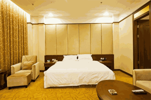 龍巖恒寶大酒店