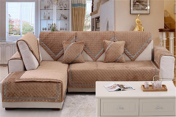 思?jí)艏揖硬妓? /><p>我們準(zhǔn)確的風(fēng)格定位，為消費(fèi)者打造更專(zhuān)業(yè)更個(gè)性的家居配套方案，并且不斷地創(chuàng)立營(yíng)銷(xiāo)理念，為消費(fèi)者提供優(yōu)質(zhì)、專(zhuān)業(yè)、貼心的服務(wù)，不求很好但求合適，凸顯貼身管家的精心呵護(hù)。思?jí)艏壹彯a(chǎn)品暢銷(xiāo)全國(guó)各地，遠(yuǎn)銷(xiāo)東南亞，中東，澳洲，非洲等世界各地，是國(guó)內(nèi)家紡行業(yè)的佼佼者。</p><p>思?jí)艏壹徱恢币浴耙龑?dǎo)家居文化潮流，成就幸福和諧家庭”為企業(yè)使命愿景，守持時(shí)尚化國(guó)際性主張，始終致力于打造“時(shí)尚家紡”全新理念。</p><img src=