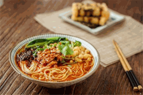 懶板凳重慶小面