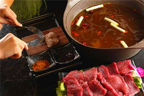 塔爾鮮牛屋潮汕牛肉火鍋