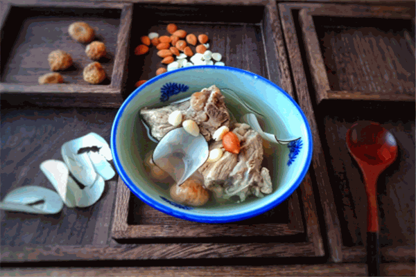 馨二姐湯府湯鍋