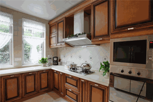 拉菲尼實(shí)木櫥柜